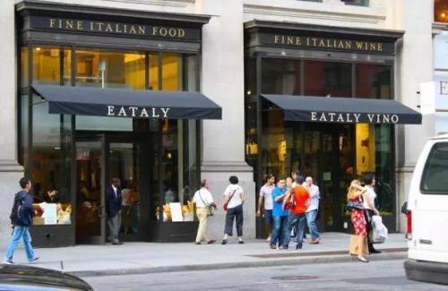 这家靠给人做饭的超市居然能年入25亿 排队排到爆